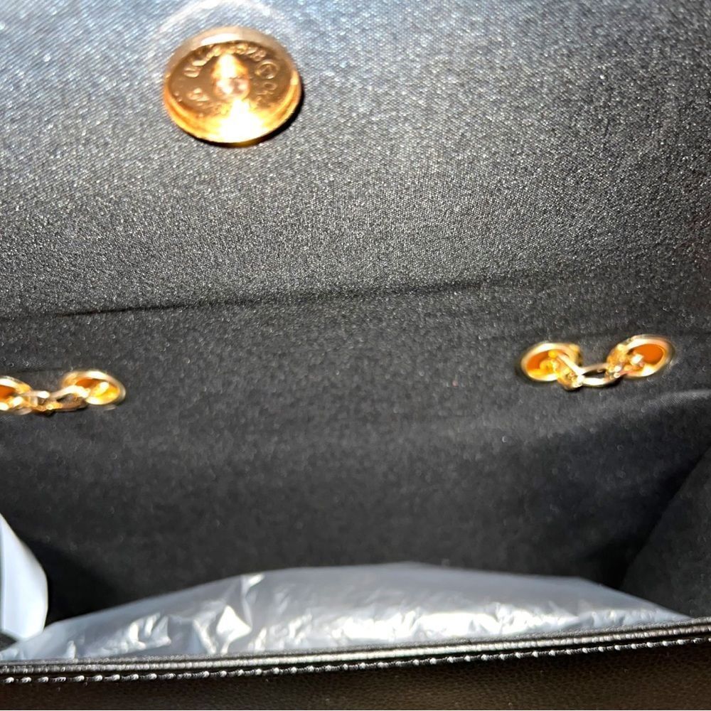 Betty Boop nwt adorable purse with adjustable chain strap! - Picture 5 of 10